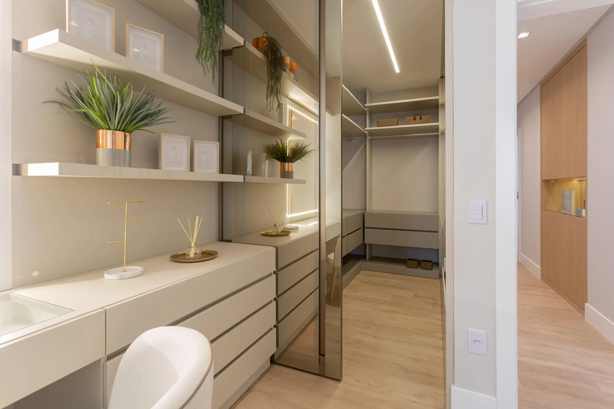 O Que é Closet: Entenda O Conceito E Vantagens
